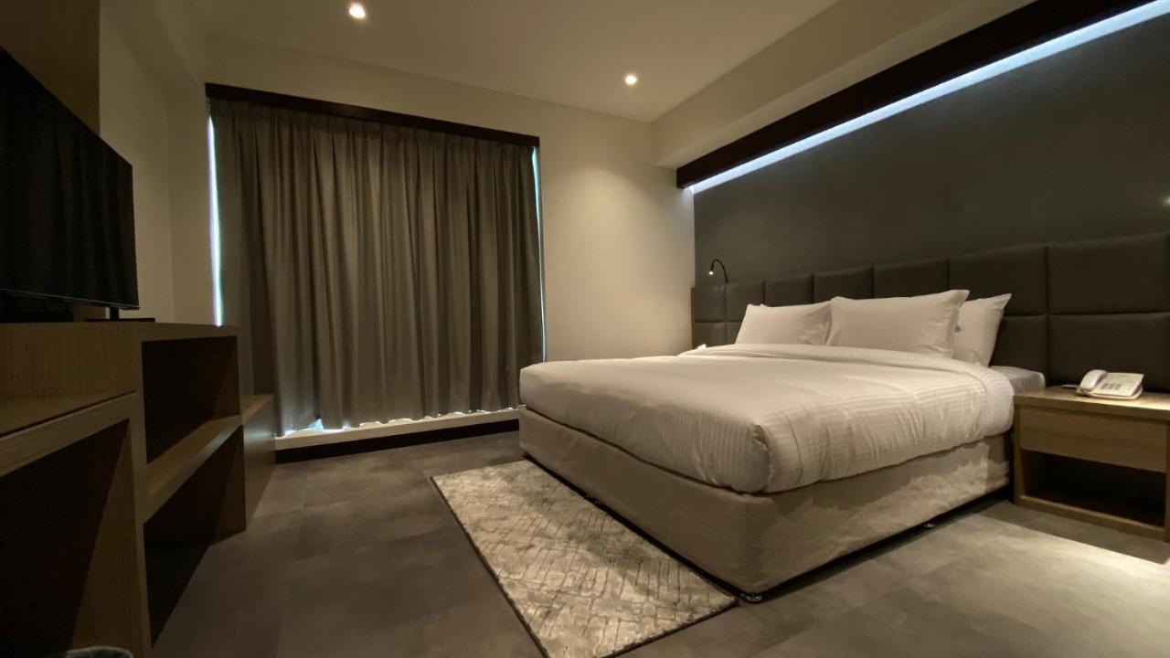 Sitara Hotel Apartment ドバイ エクステリア 写真
