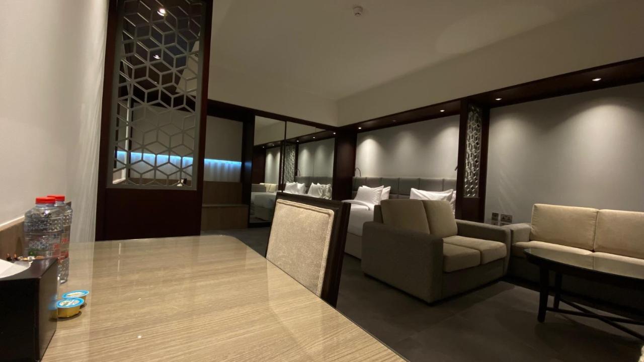 Sitara Hotel Apartment ドバイ エクステリア 写真