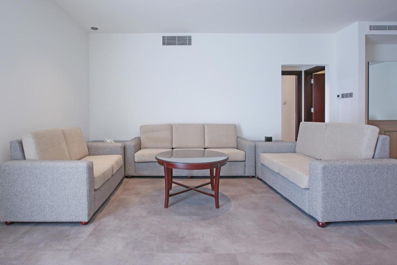 Sitara Hotel Apartment ドバイ エクステリア 写真